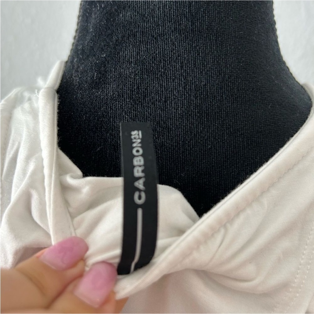 Carbon38 White Open-Back Tie Tank Top – Sleeveless Athletic Style - Picture 4 of 5